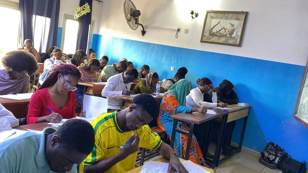 Étudiants CRIMO en pleine session d’examen